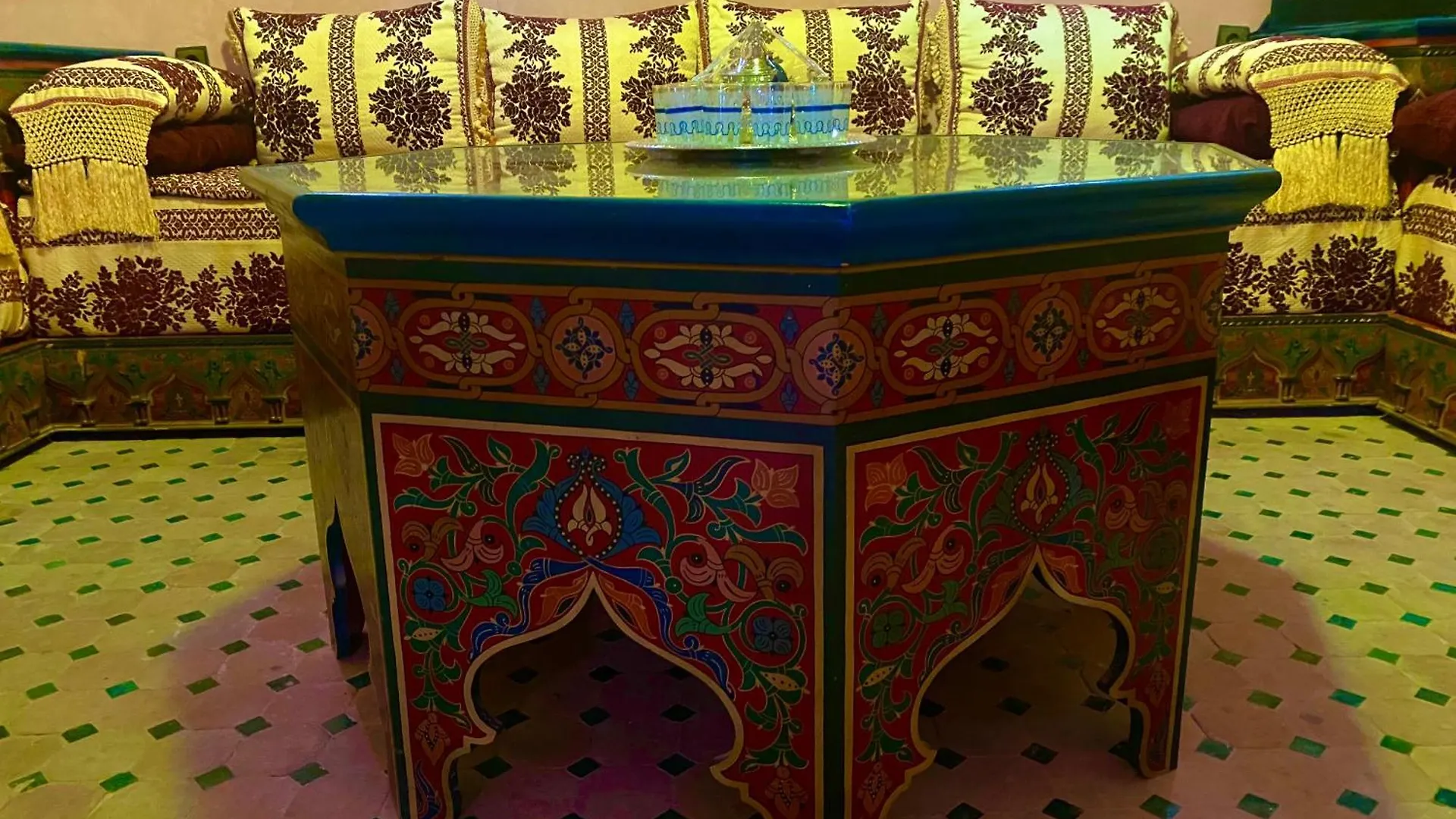 Riad Nezha Avec Jacuzzi Et 3 Piscines Au Coeur De مراكش 0*,