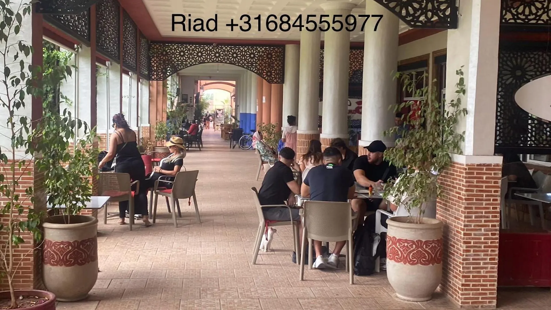 Hotel Riad Nezha Avec Jacuzzi Et 3 Piscines Au Coeur De Marrakesh