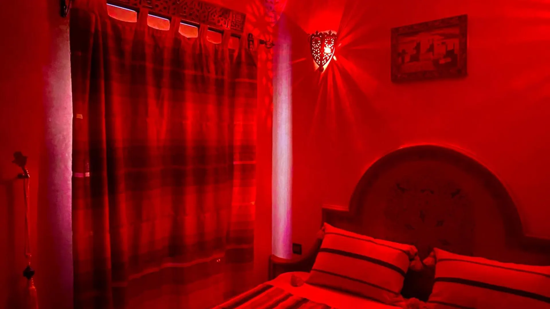 Hotel Riad Nezha Avec Jacuzzi Et 3 Piscines Au Coeur De Marrakesh Maroc