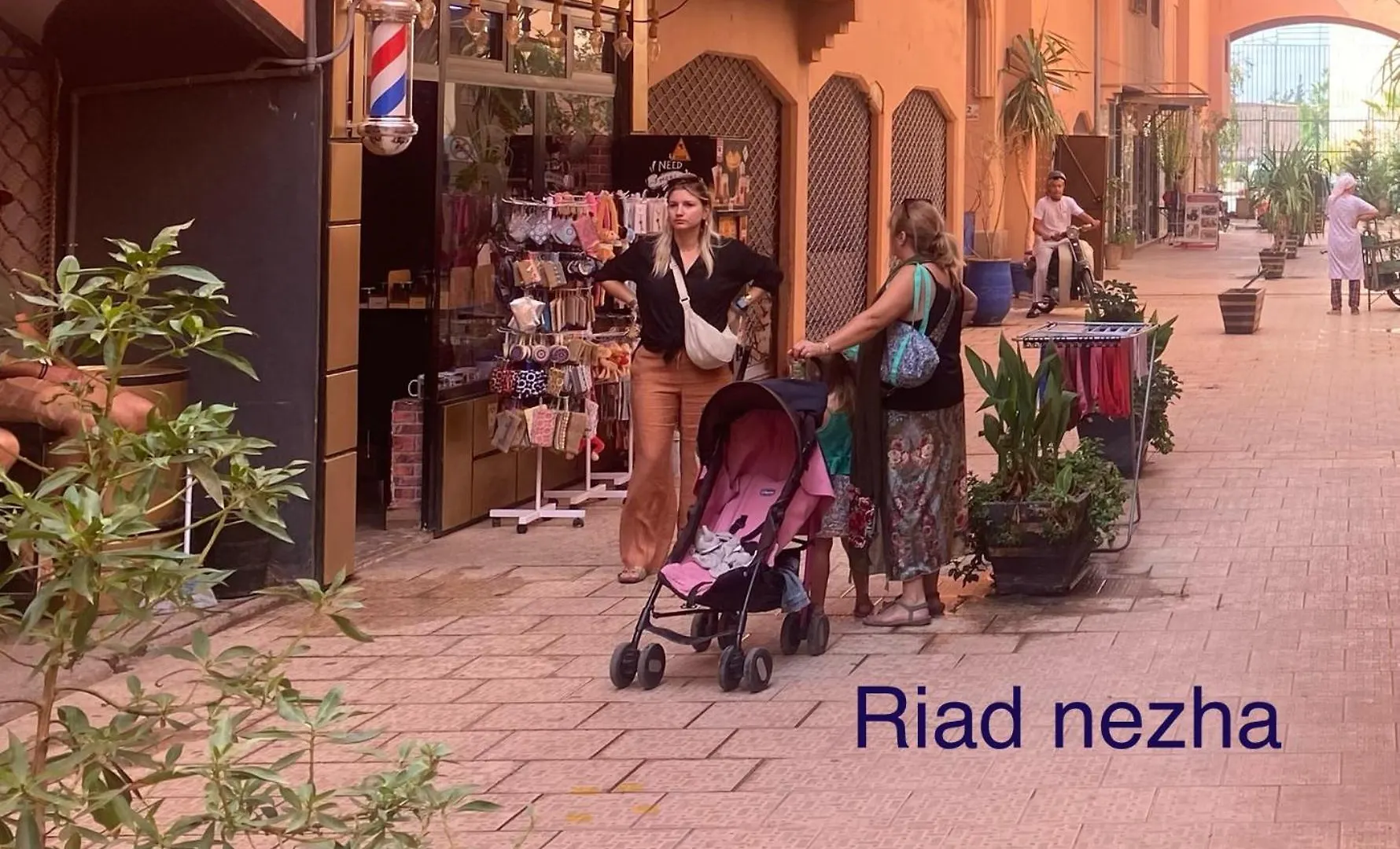 Riad Nezha Avec Jacuzzi Et 3 Piscines Au Coeur De Marrakesh 0*,