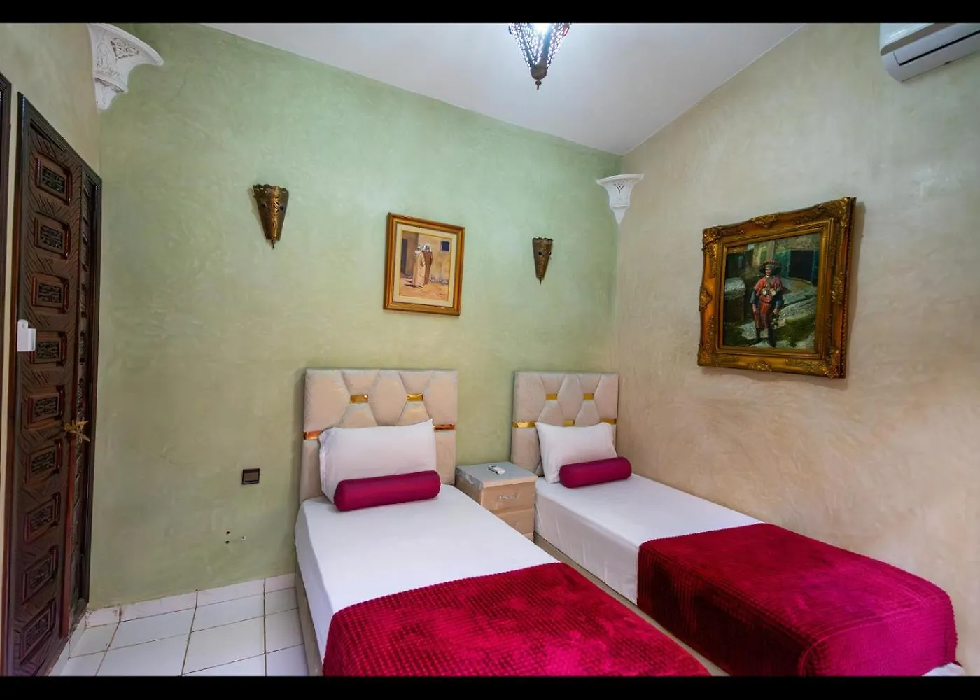 Riad Nezha Avec Jacuzzi Et 3 Piscines Au Coeur De Marrakesh