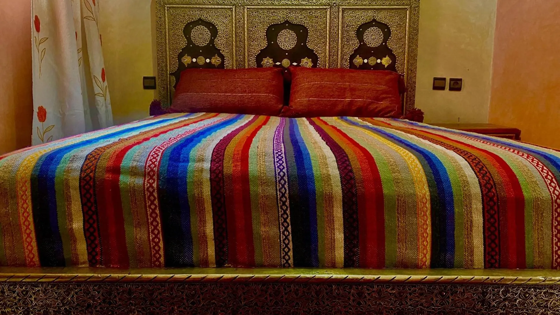 Riad Nezha Avec Jacuzzi Et 3 Piscines Au Coeur De Marrakesh Hotel