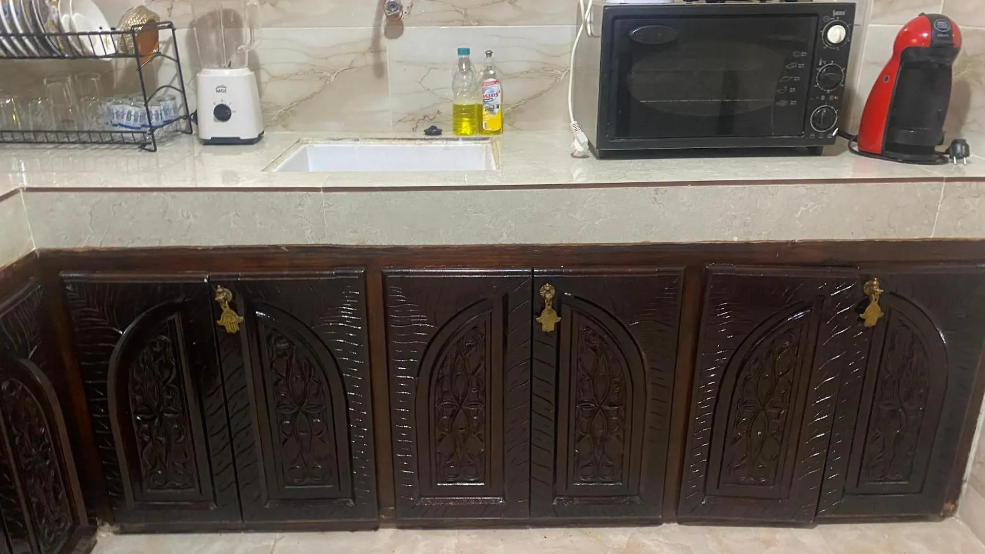 Riad Nezha Avec Jacuzzi Et 3 Piscines Au Coeur De Marrakesh 0*,  Morocco