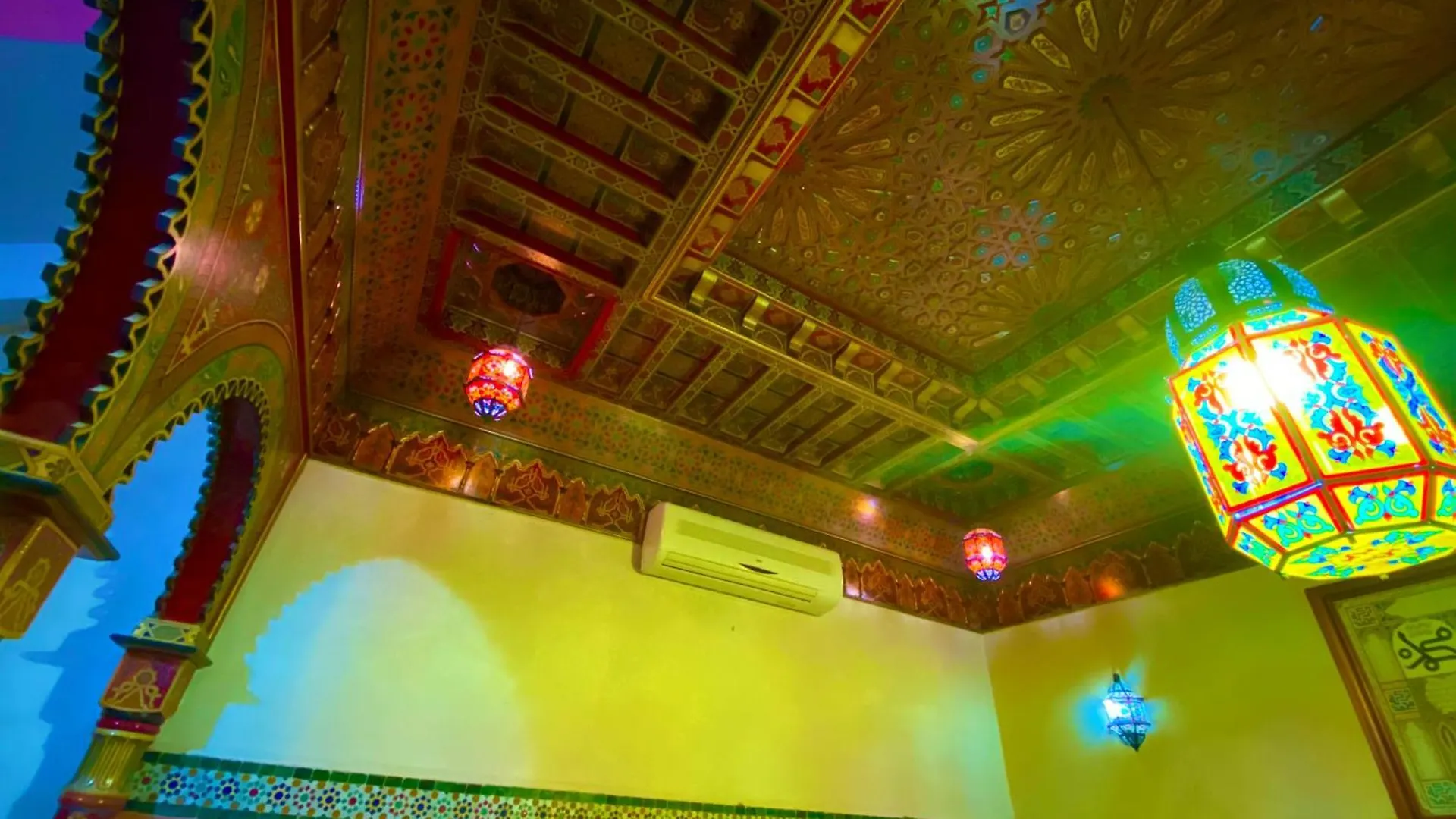 Hotel Riad Nezha Avec Jacuzzi Et 3 Piscines Au Coeur De Marrakesh Morocco