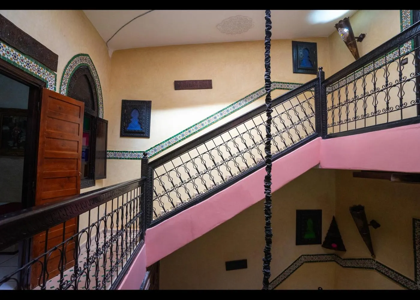 Riad Nezha Avec Jacuzzi Et 3 Piscines Au Coeur De Marrakesh